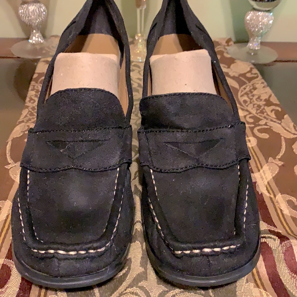 Gently loved brown or black wedge shoe size 10.